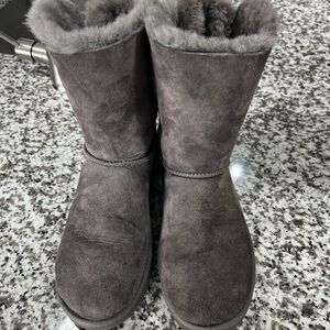 UGG like new Women's Gray Shearling Boots